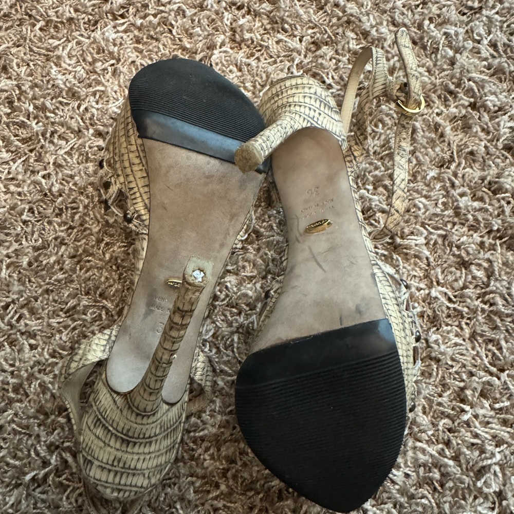 Sergio Rossi platform Women's Beige Snakeskin T-Strap Dress Sandals - Picture 4 of 6